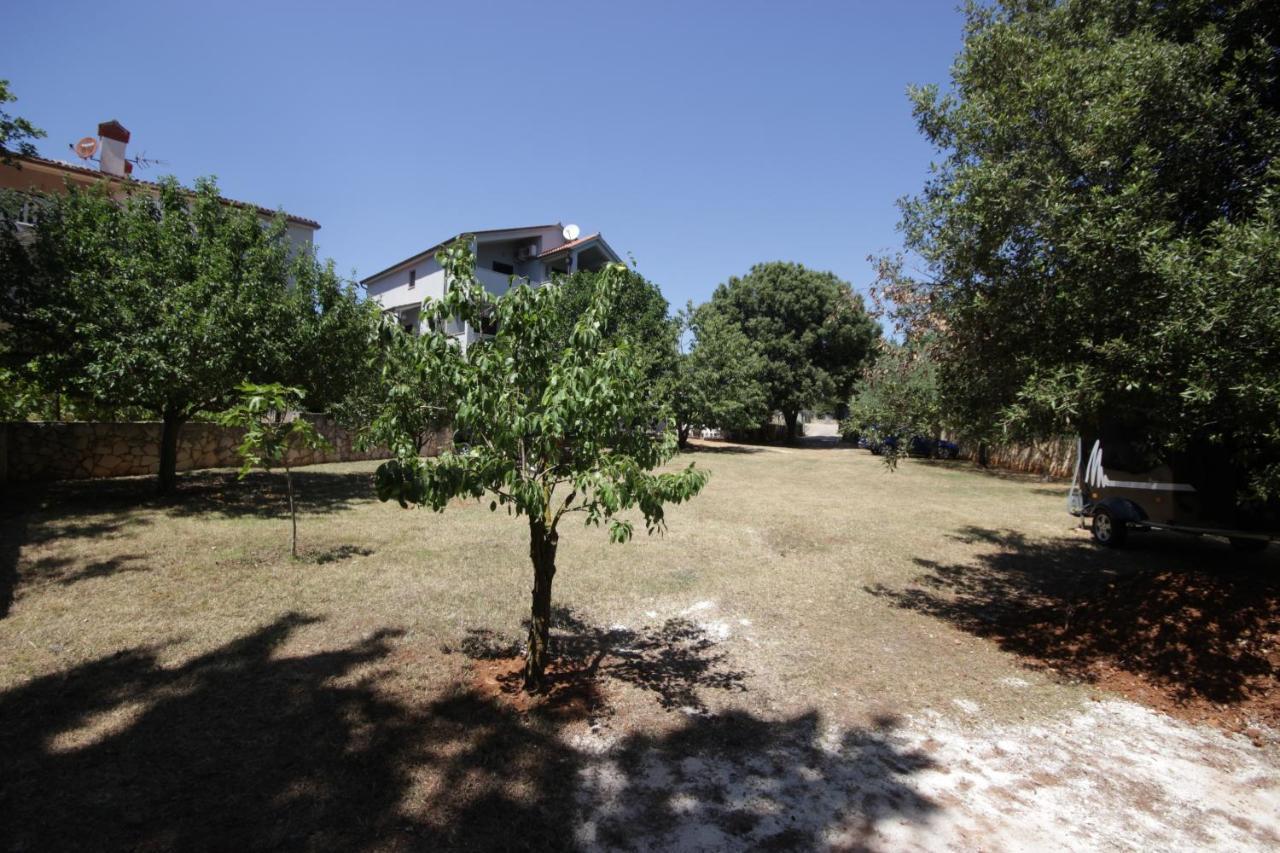 Apartments Smitran Banjole Bagian luar foto