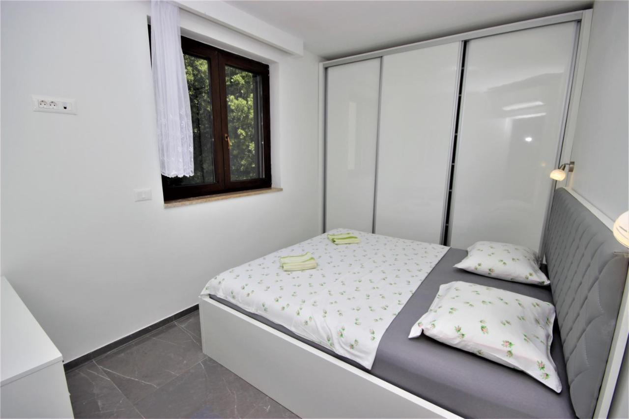 Apartments Smitran Banjole Bagian luar foto