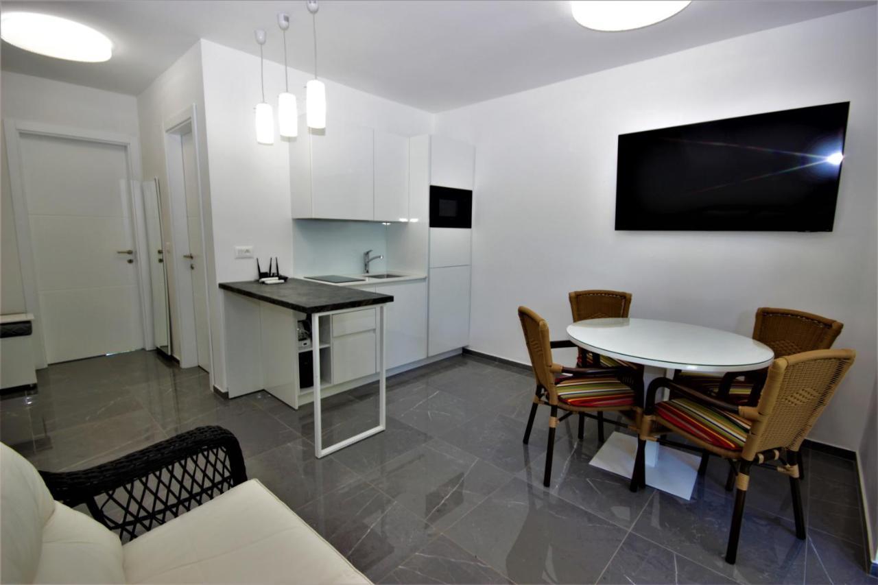 Apartments Smitran Banjole Bagian luar foto