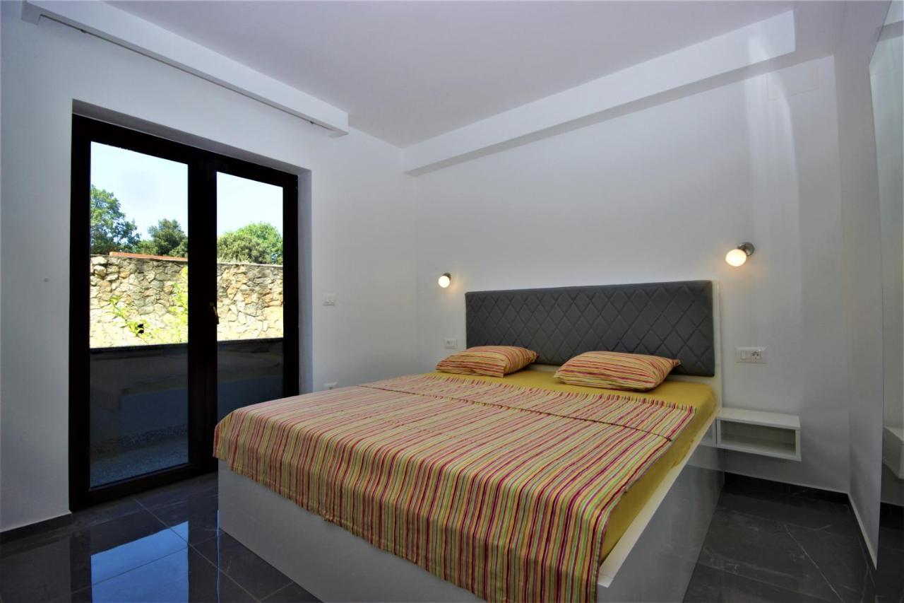 Apartments Smitran Banjole Bagian luar foto