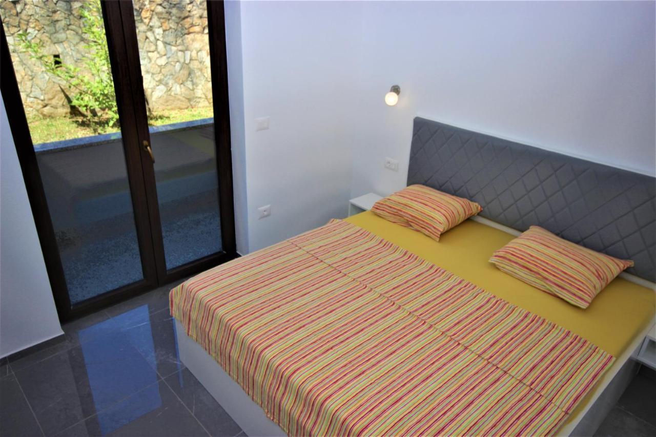 Apartments Smitran Banjole Bagian luar foto