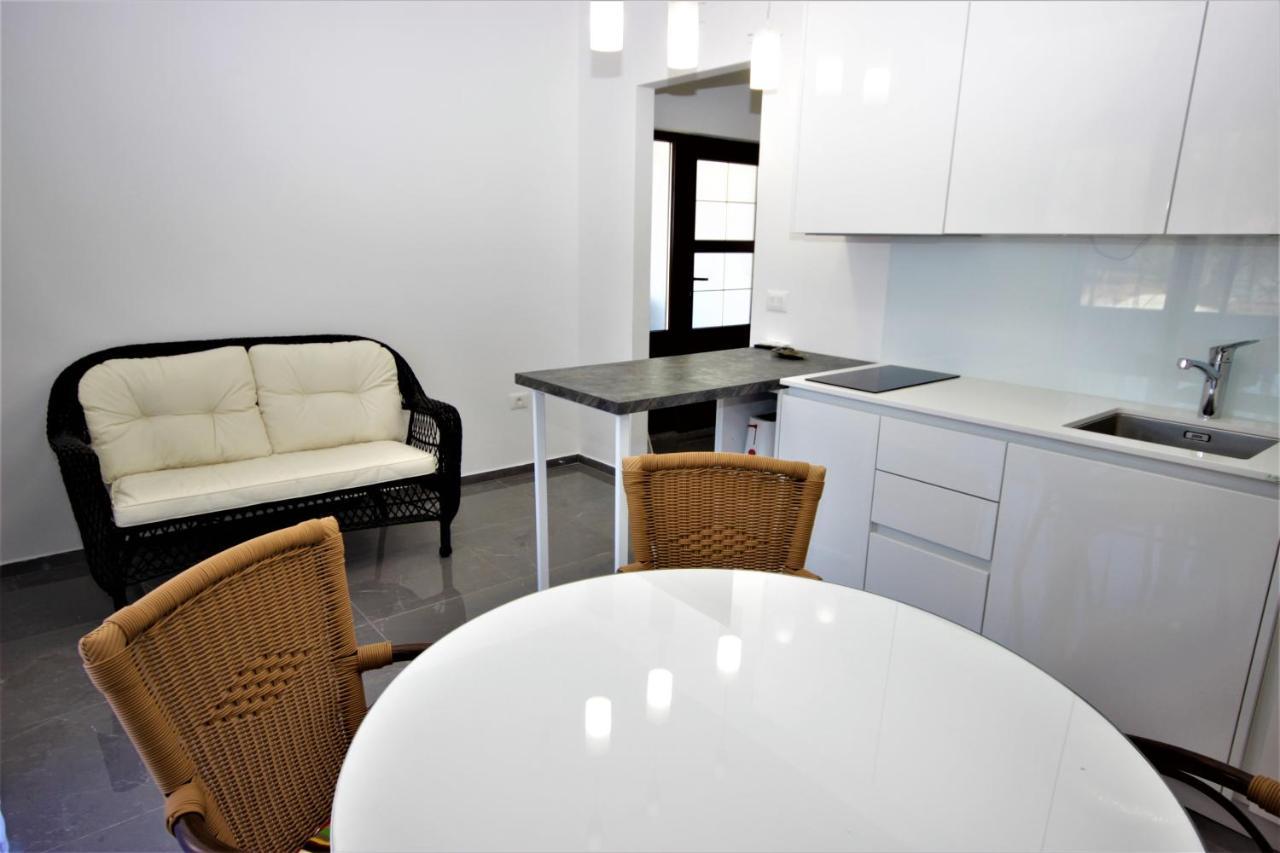Apartments Smitran Banjole Bagian luar foto