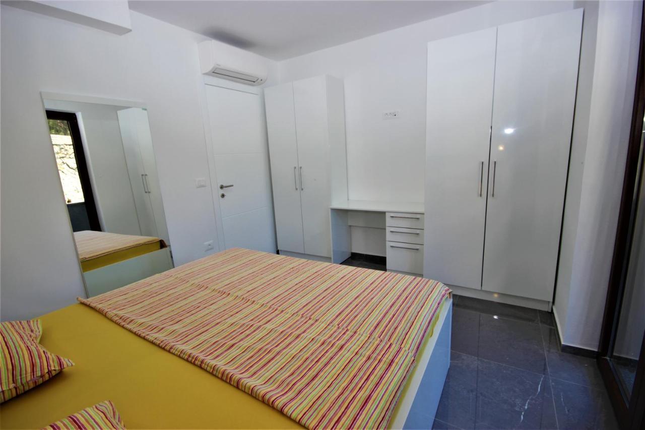 Apartments Smitran Banjole Bagian luar foto