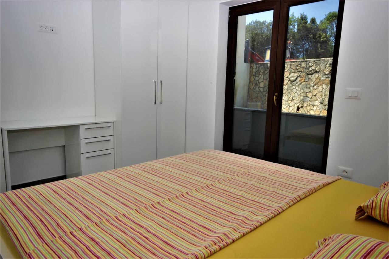 Apartments Smitran Banjole Bagian luar foto